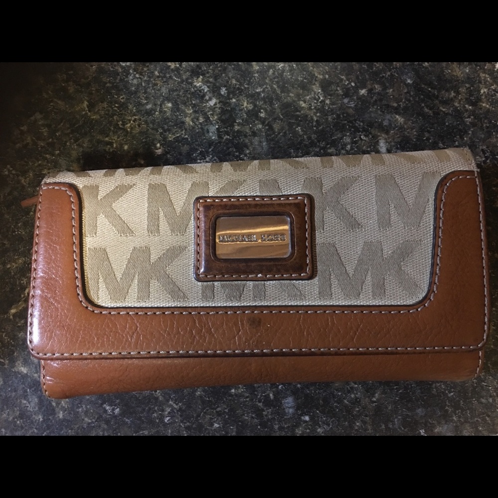 Micheal Kors wallet